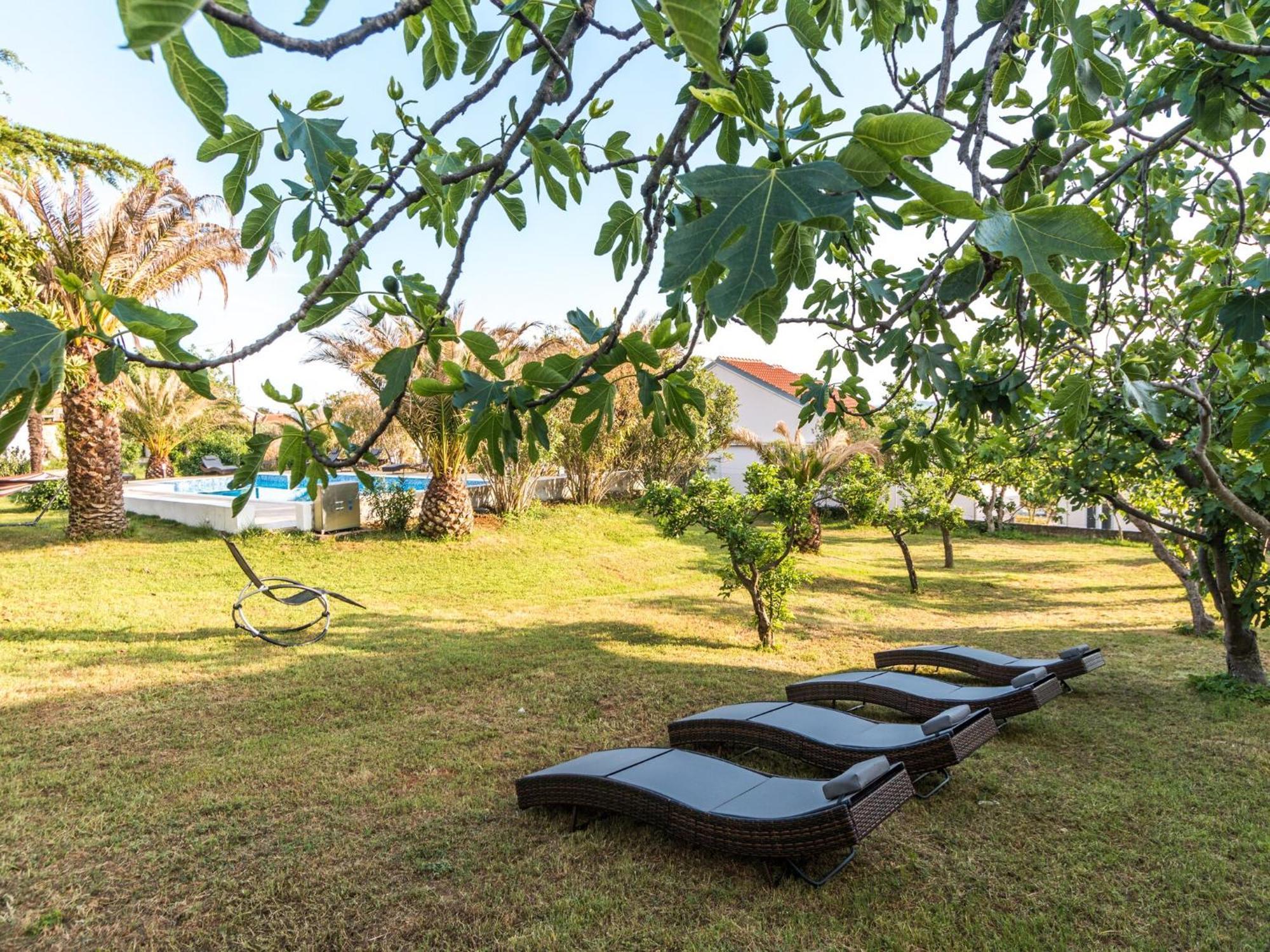 Scenic Holiday Home In Bibinje Near Sea Buitenkant foto