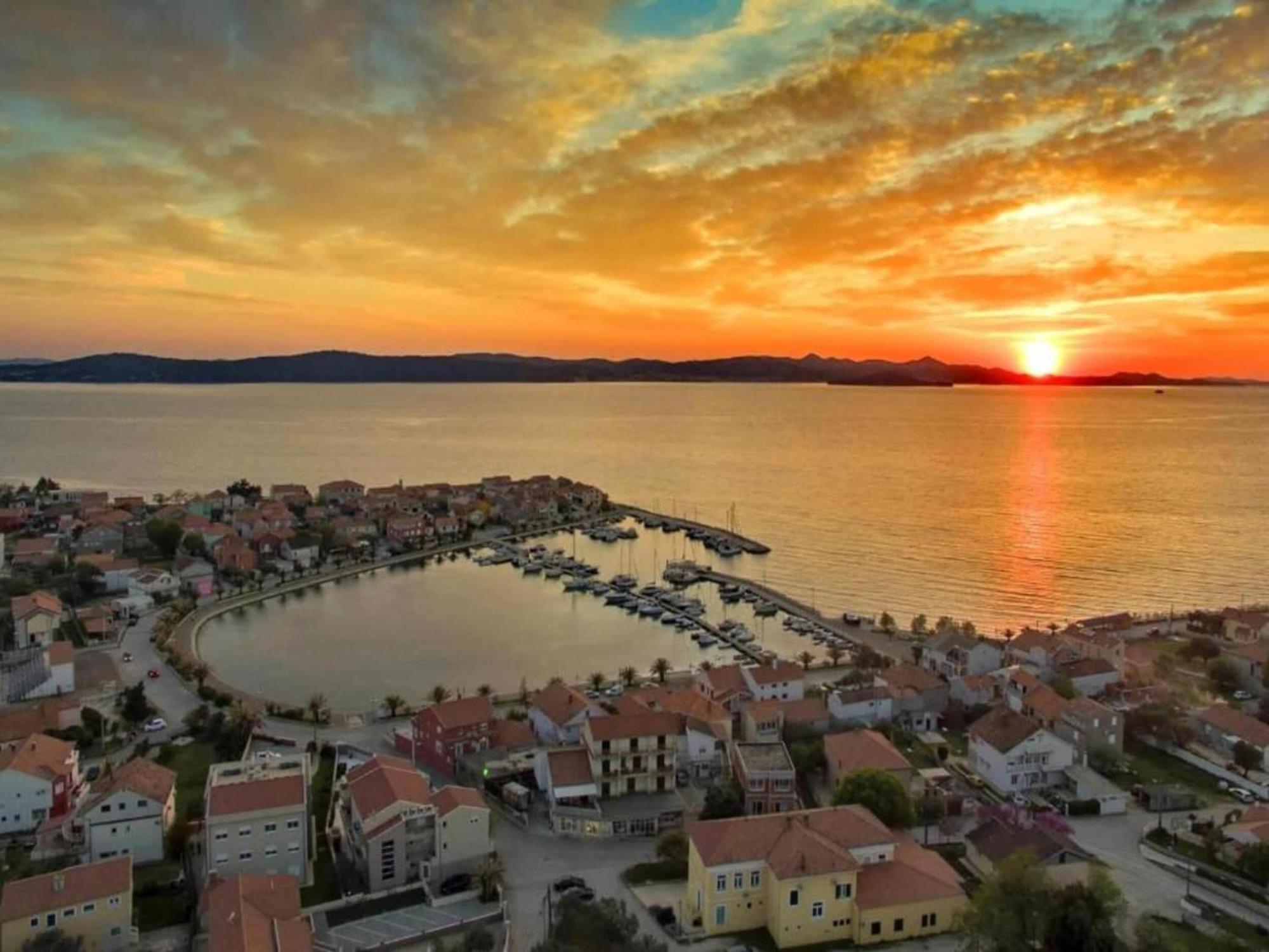 Scenic Holiday Home In Bibinje Near Sea Buitenkant foto