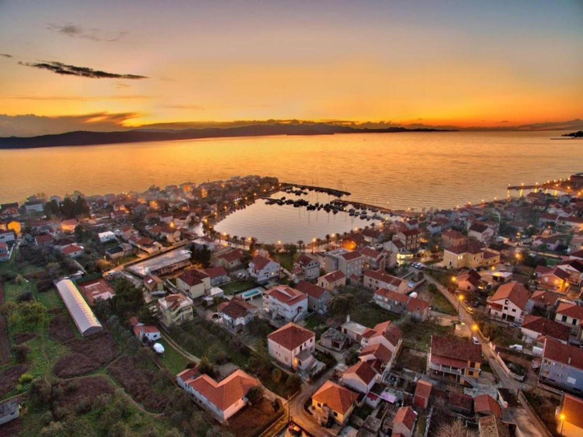 Scenic Holiday Home In Bibinje Near Sea Buitenkant foto